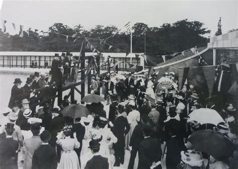 On This Day July The Lido Opened On Tooting Bec Common The