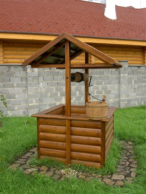 Декоративный колодец своими руками для дачи +75 фото идей