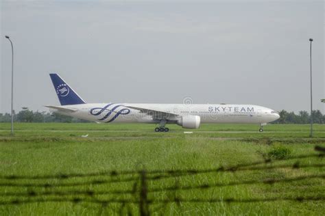 Garuda Indonesia Boeing 777 300 ER With SkyTeam Alliance Livery