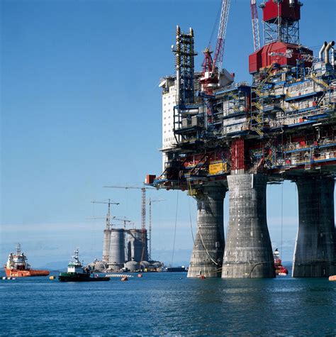 НЕФТЯНАЯ ПЛАТФОРМА ТРОЛЛЬ | Oilfield, Offshore, Landmarks