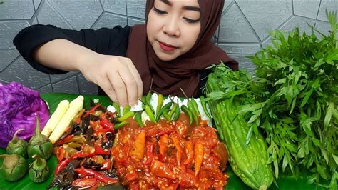 Kikil Pedas Mercon Extra Cabe Dan Oseng Jamur Kuping Plus Lalapan