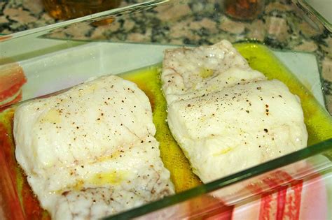 Lomos De Merluza Al Horno Con Gulas Receta De Mama