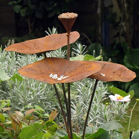 Iron Drinking And Eating Bowl For Birds In Lotus Shape 120 Cm Art