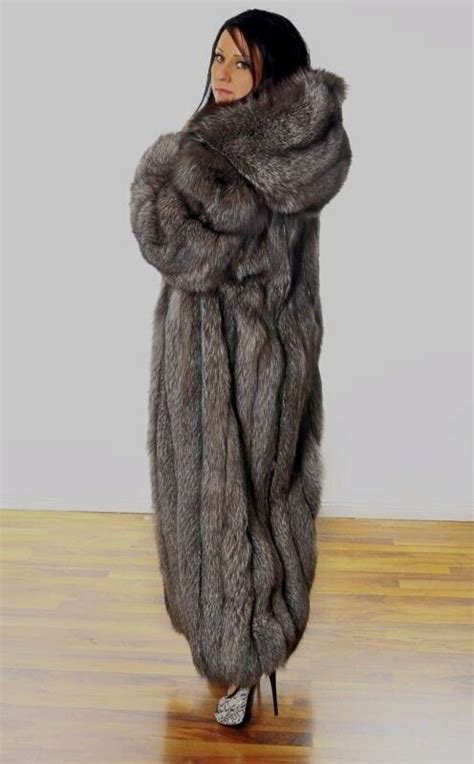 Pin By Mr Mag On Fox Fur Fur Hood Coat Long Fur Coat Fur Clothing