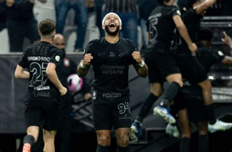 Memphis Depay Celebra Primeiro Gol Pelo Corinthians Significa Muito