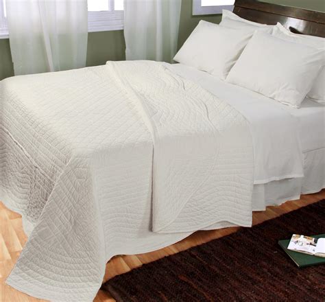 Homescapes Organic 100 Cotton Hand Quilted Bedspread White King Size 260 X 260 Cm