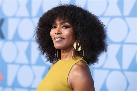 Angela Bassett Biography Height And Life Story Super Stars Bio