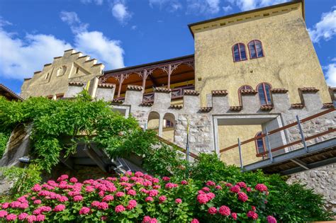 Viaggio Organizzato Tra I Castelli Del Trentino E Il Lago Di Garda