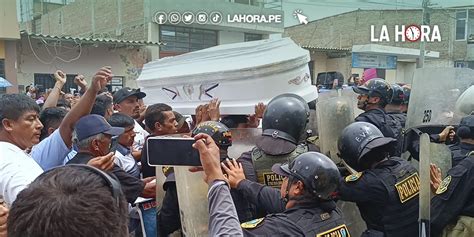 Piura Multitud Da Ltimo Adi S A Taxista Con Protesta En Comisar A De