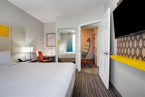 Holiday Inn Resort Orlando Suites - Waterpark, an IHG Hotel Rooms ...