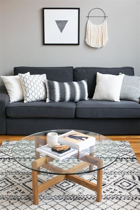 What Colors Go With Charcoal Grey Couch