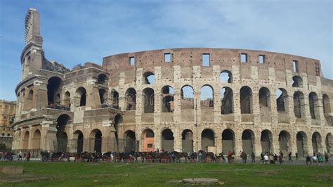 Le Colosseum Célèbre à Rome Colisseo Une Attraction Touristique