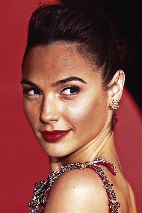 Red Makeup Inspiration from Gal Gadot