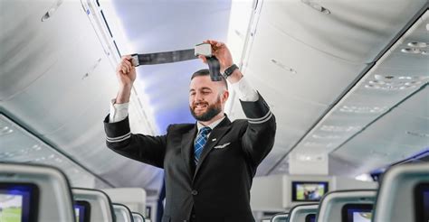 How To Become A United Airlines Flight Attendant