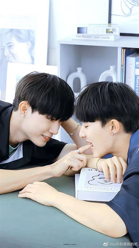 Pin By Nhi On ZeeNuNew Cute Babies Photography Cute Gay Couples Cute Gay