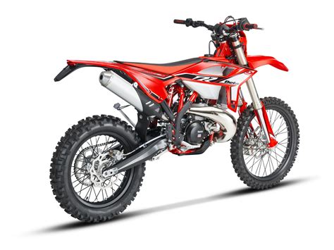 Motorrad Vergleich Fantic XEF 250 Trail 2022 Vs Beta RR 250 2T 2022