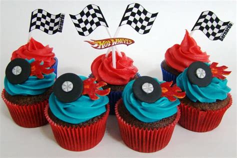 A festa de Hot Wheels do Bernardo ficou linda Olha só Hotwheels Birthday Party nd Birthday