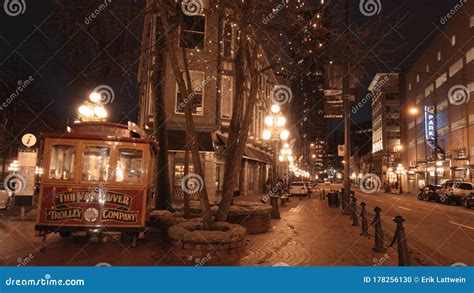 Vancouver Gastown Steam Clock And Beautiful Street View On A Rainy