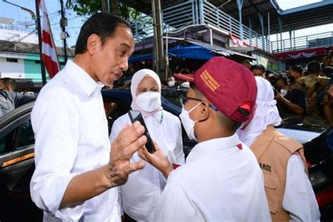 Jokowi Ditodong Jurnalis Cilik Di Pasar Pucang Surabaya