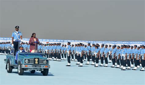 President Standard And Colors Award भारतीय वायुसेना हवाई क्षेत्र की रक्षा कर रही अंतरिक्ष