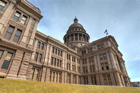 The Texas State Capitol Building 16192473 Stock Photo at Vecteezy