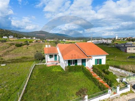 Casas e moradias Rua Luís De Camões Vila Moreira Vila Moreira