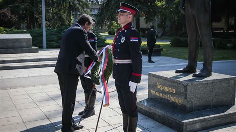 Dan policije i MUP a Ministar Gašić položio venac na spomen obeležje u