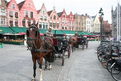 Bruges, living in history – Travelhoppers