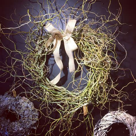 Twisted Willow Wreath Willow Wreath Christmas Wreaths Wreaths