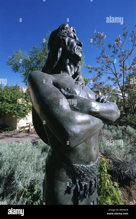 Bronze Statue Of A Native American Man In Santa Fe New Mexico Usa Stock