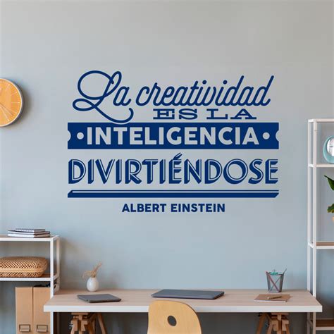 La creatividad es la inteligencia divirtiéndose