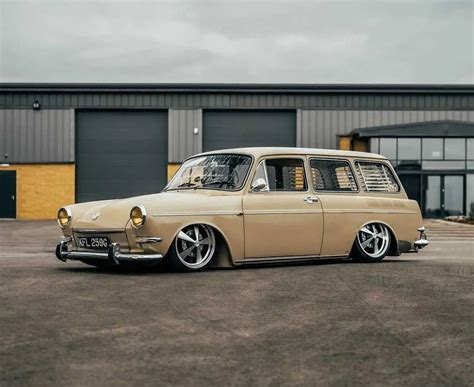 Squareback Vintage Volkswagen Vw Golf Vw Beetles Retro Cars