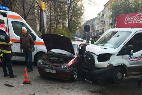 Accident Pe Strada Transilvaniei Dou Persoane Au Fost R Nite Bihon