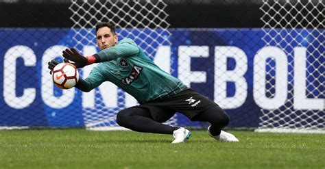 Gatito Fern Ndez Goleiro Do Botafogo Avalia Temporada Futebol Uol