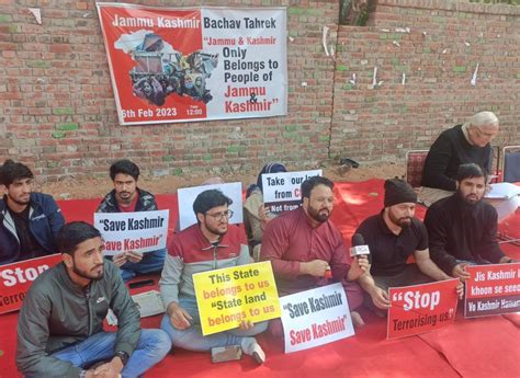 Kashmiri Activists Stage Protest At New Delhi S Jantar Mantar Against