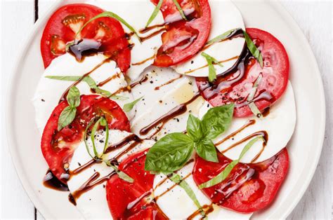 Delightful Caprese Salad With Balsamic Glaze