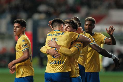 Decidido nos penáltis Estoril elimina Benfica e está na final da Taça