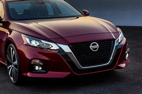 Nissan Altima Gets Refreshed Face And Added Features