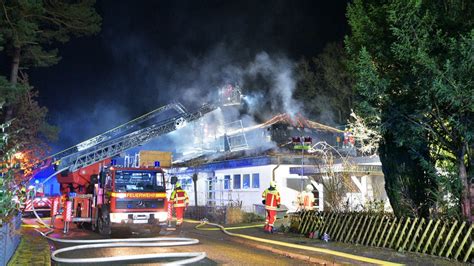 Vater Entdeckt Feuer Familie Rettet Sich Aus Brennendem Haus Ndr De