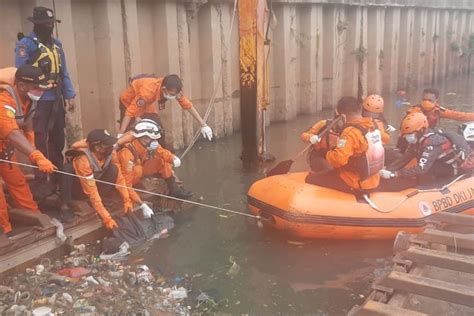 Pemuda Yang Tenggelam Di Kanal Banjir Barat Ditemukan Meninggal Dunia