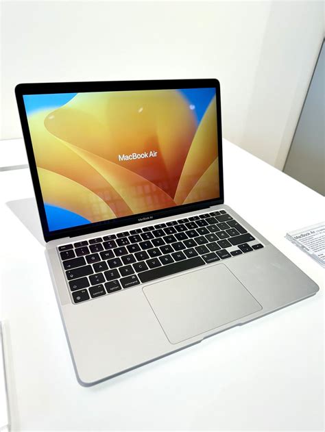 MacBook Air 13 M1 256GB 8GB Silver Utstillingsmodell FINN Torget