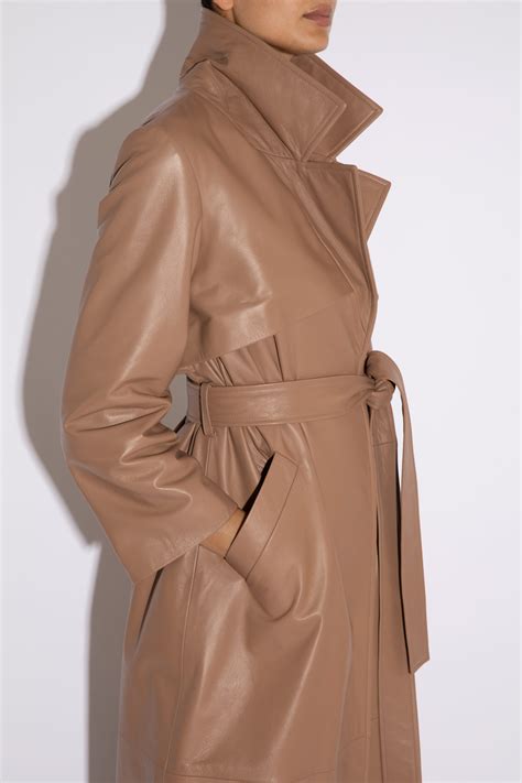 Leonora Trench Coat In Leather In Taupe Verheyen London