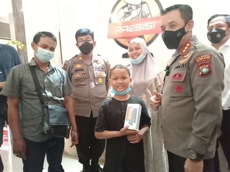 Kejar Pelaku Pencurian Bocah 10 Tahun Di Batam Terima Hadiah Dari