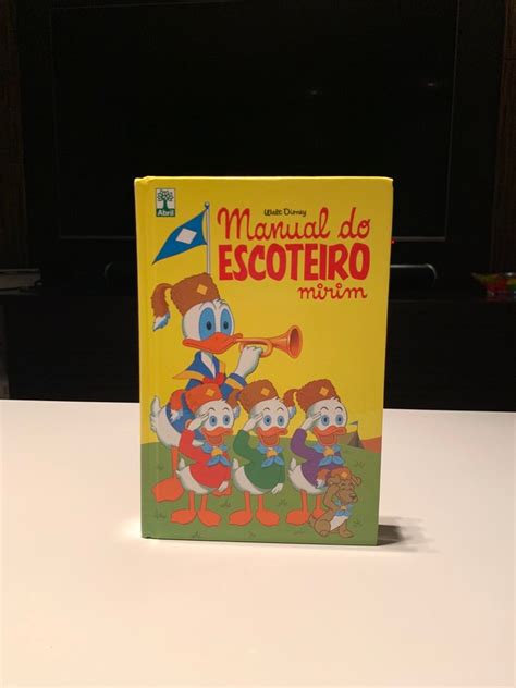 Livro Manual Do Escoteiro Mirim Capa Dura Walt Disney Item De