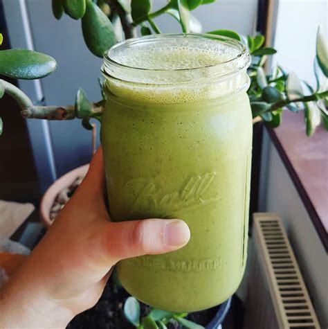 Green Power Smoothies Are A Great Way To Start Your Week Off Healthy