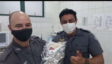 Policiais Realizam Parto Dentro De Ve Culo Em Alum Nio O Democrata