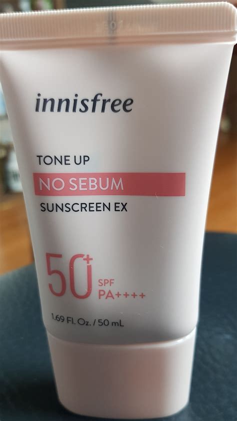 이니스프리 톤업 노세범 선스크린 Spf50 Pa