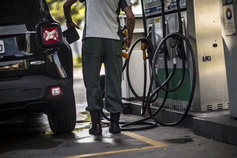 Ipca Pre O Da Gasolina Sobe Em De Regi Es Em Janeiro Brasil