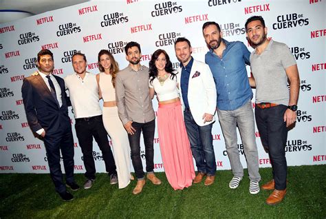 Estrena Netflix Serie Club De Cuervos La Raza Del Noroeste