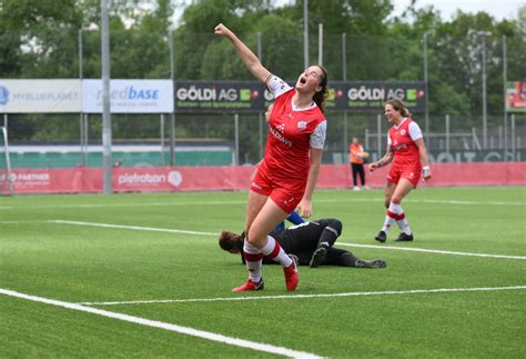 Frauen Des Fc Winterthur Elena Van Niekerk Schiesst Vier Tore Der